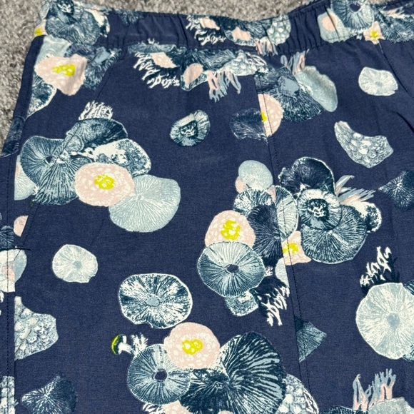 The North Face Navy Floral Swim Trunks Size XL - Picture 2 of 6
